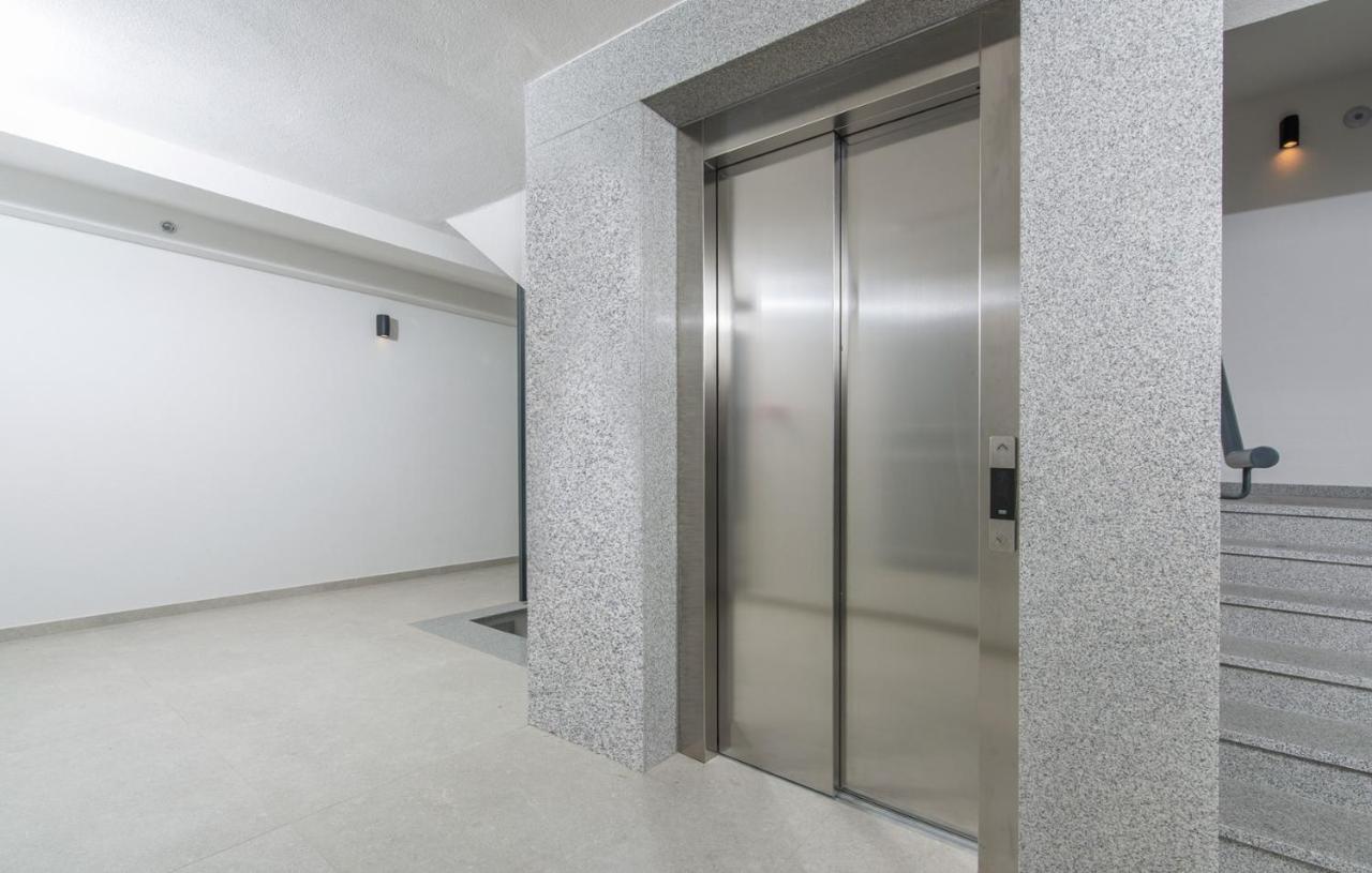 No 2 Apartment *